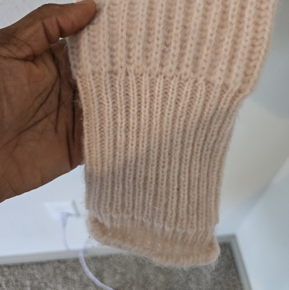 GB Sweater Womens Sz M Pink Crew Neck Cropped Long Sleeve Cable Knit New - Picture 9 of 12